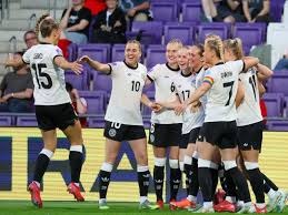 神剧本！大迫勇也补时破门体毛越位被吹，随后第100分钟助攻佐佐木大树完成绝平雷速体育2月26日讯 日职联第3轮，卫冕冠军神户胜利船主场迎战京都不死鸟。